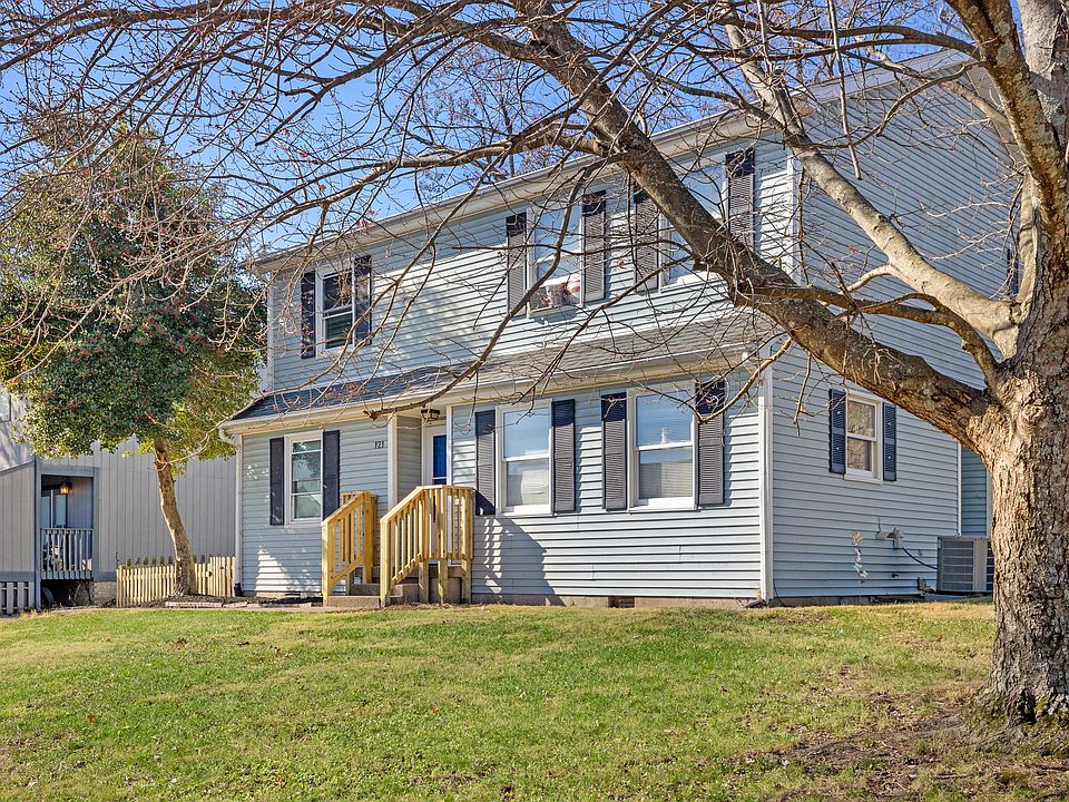 1st image of 121 Lakeview Dr