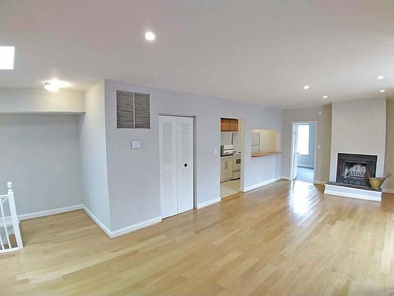 3rd image of 711 G St NE APT 2