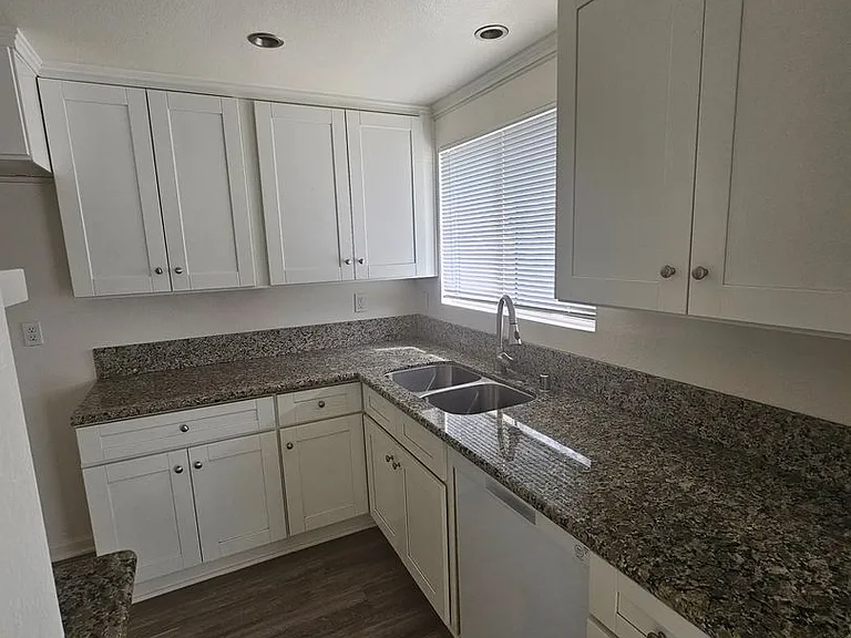 Cypress Townpark Apartments — Photo 12