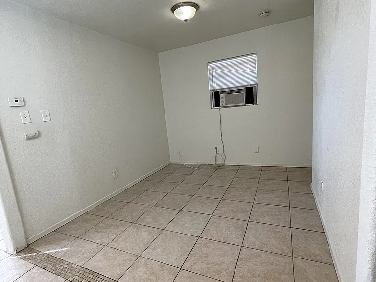 1718 Jefferson St #1 — Photo 4