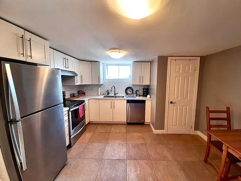121 Ridge St — Photo 5