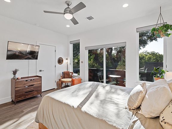 3rd image of 4400 Mount Vernon Dr #A