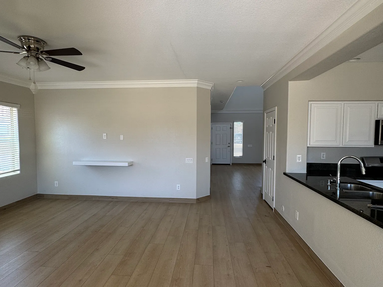 3 bed, 2.5 bath, 1966 sqft, $3,150 — Photo 4