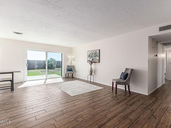 5th image of 1525 S CHESTNUT Circle