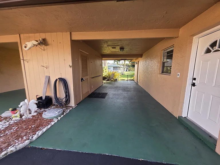 718 Whippoorwill Ln — Photo 10