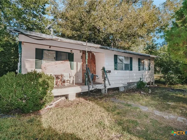 1103 S De Leon St, Victoria, TX 77901