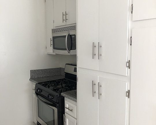 4th image of 11947 Kiowa Ave APT 2