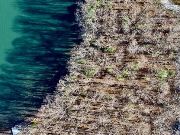 269 Hawks Chase Ln, Daniels, WV 25832