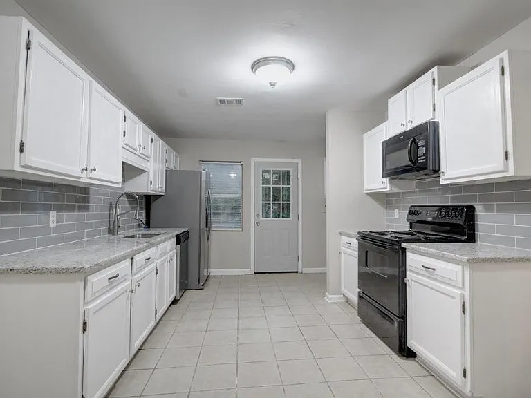 925 Westland Dr — Photo 9