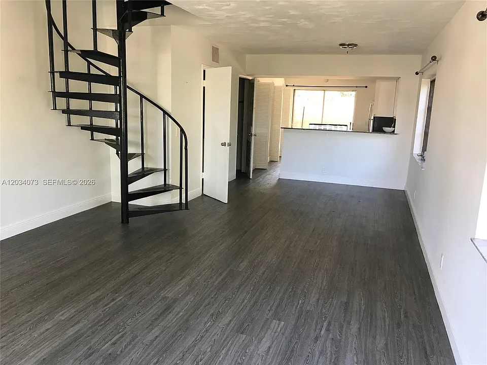 2444 SW 58th Mnr