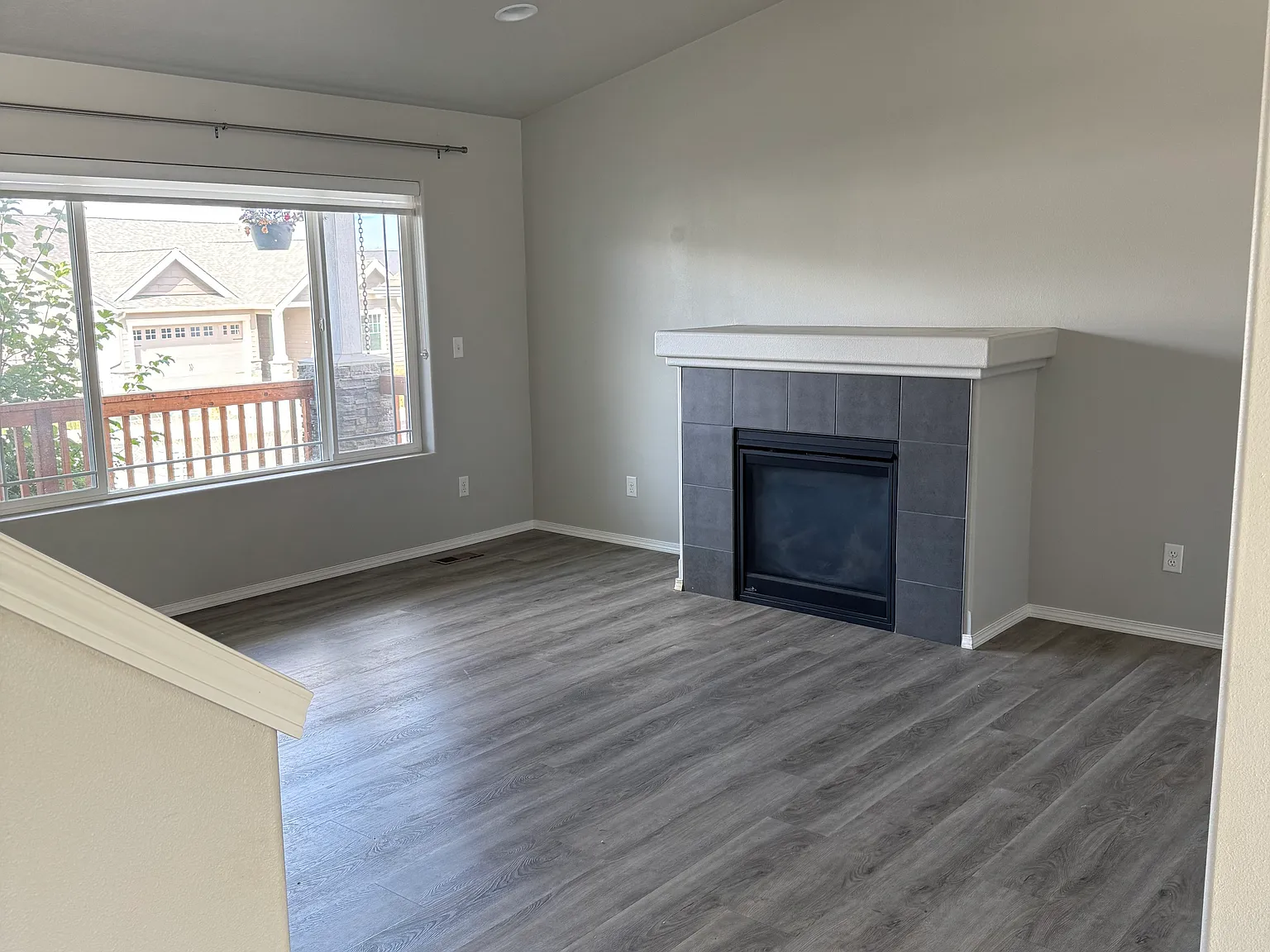 3 bed, 2.5 bath, 1935 sqft, $3,000 — Photo 2