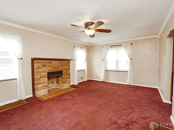 3rd image of 3841 Thornton Dr