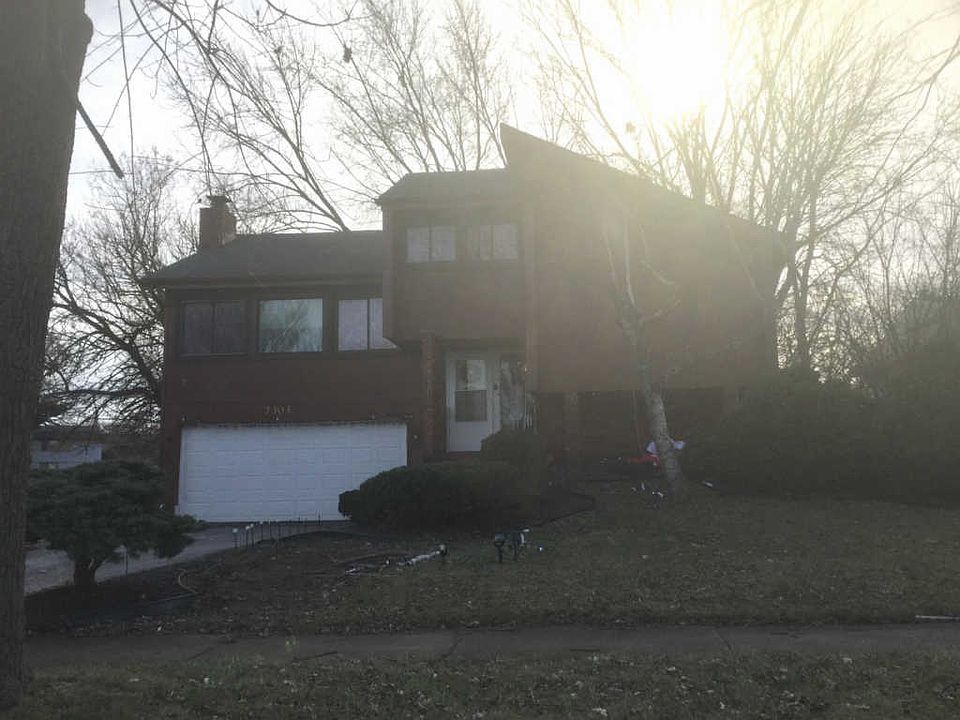 2nd image of 3303 Fountainbleau Dr