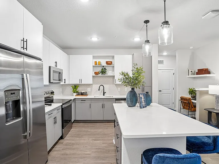 14-web-or-mls-4555 Grv Spgs Cir-Unit 107-S1605-014