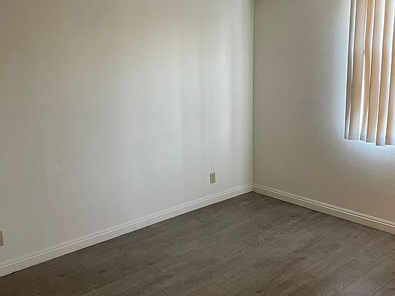 3rd image of 601 Dewey Ave APT K
