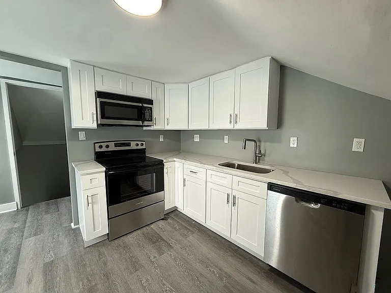 180 Portsea St #1 — Photo 5