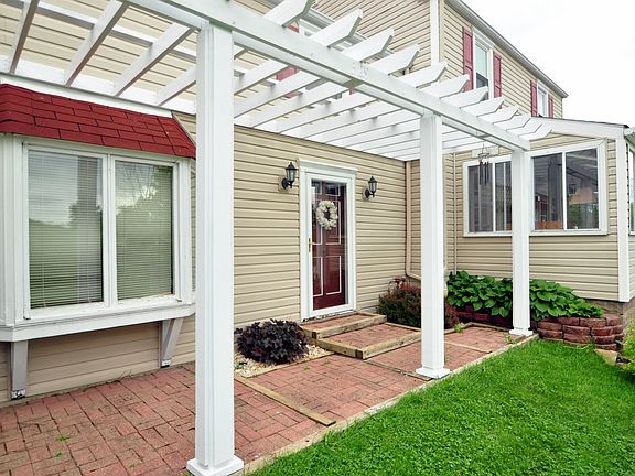 4th image of 329 Aitken Ave