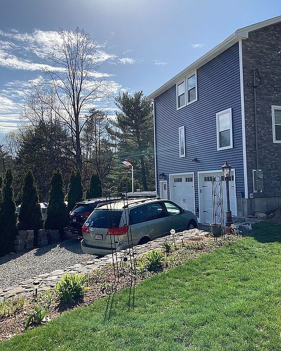 1st image of 30 Catherine Dr