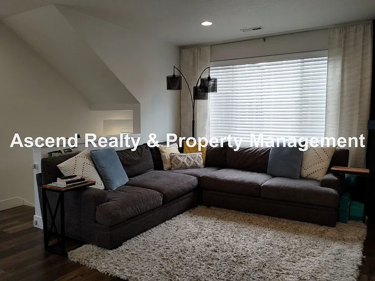 958 SW Adrian Ter — Photo 6