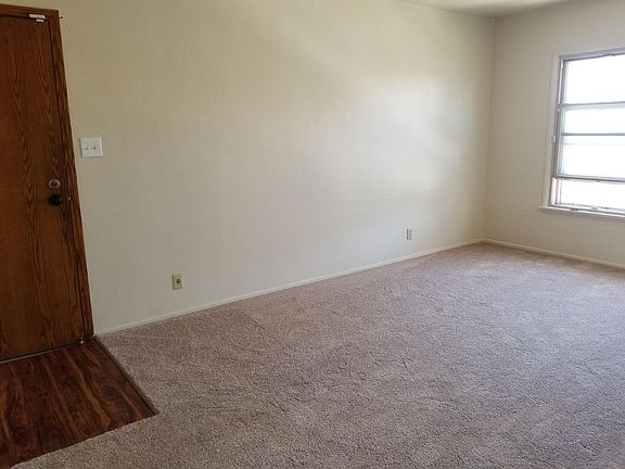 5th image of 700 S Eucalyptus Ave #700