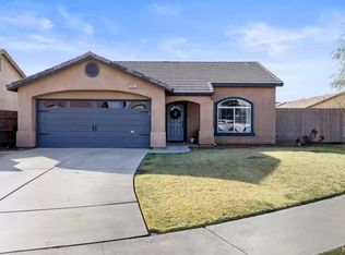 693 Crescent Ln, Lemoore, CA 93245