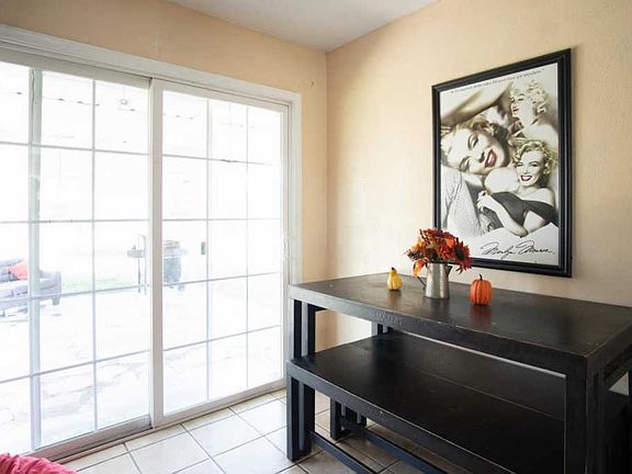 4th image of 1532 W Victor Ave