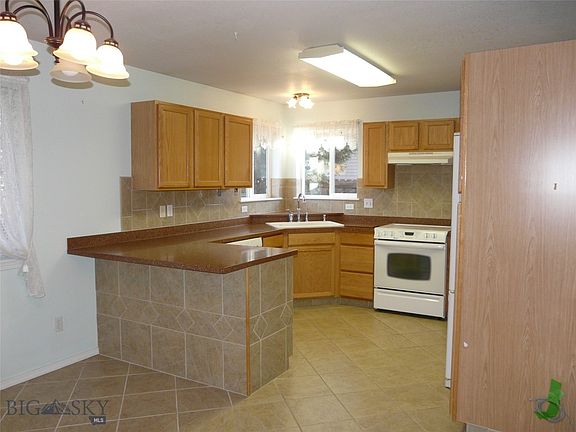 2nd image of 1002 Paisley Dr
