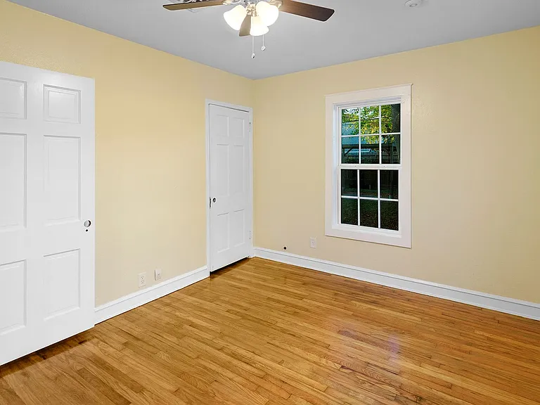 406 Southern St — Photo 17
