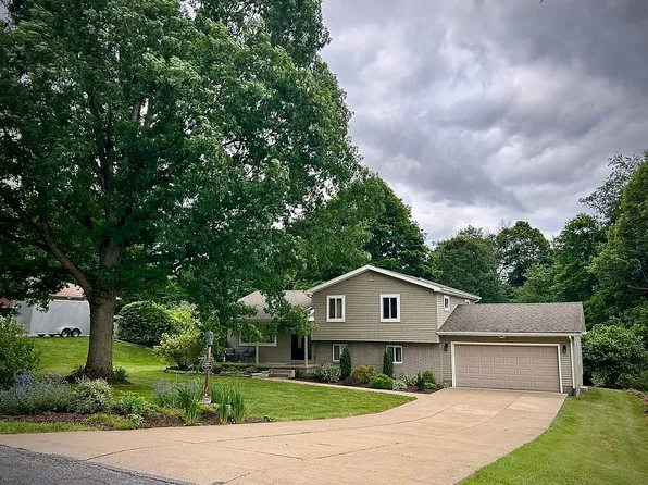 3500 Hemphill Rd, Barberton, OH 44203