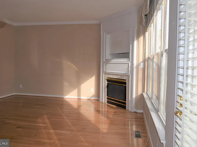 8933 Royal Astor Way — Photo 13