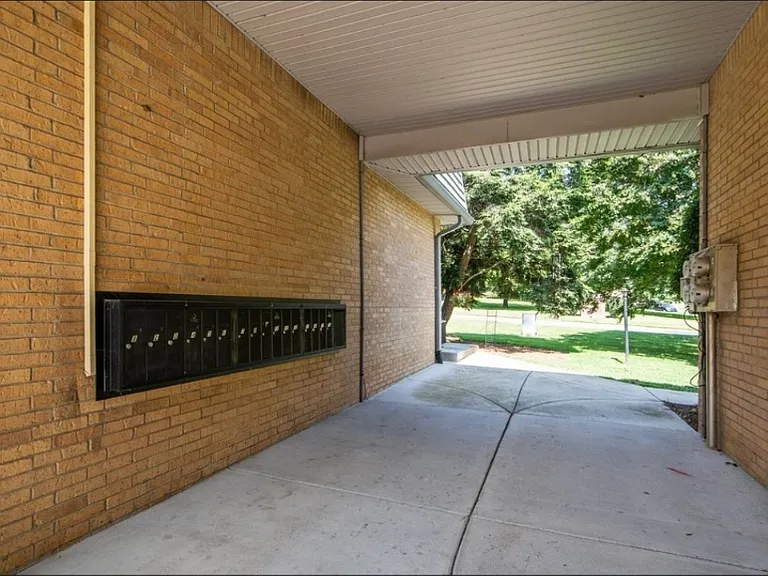 510 Basswood Ave #4 — Photo 28