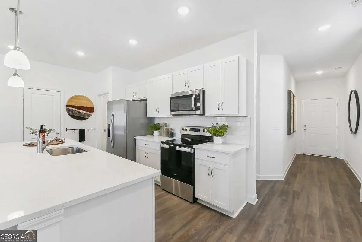 3 bed, 2.5 bath, 1805 sqft, $2,250 — Photo 2