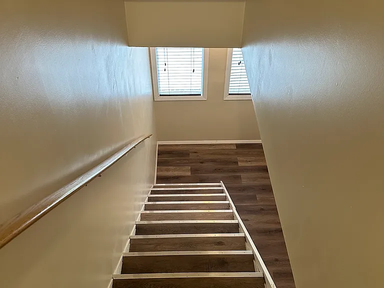 227 N Dicks St — Photo 12