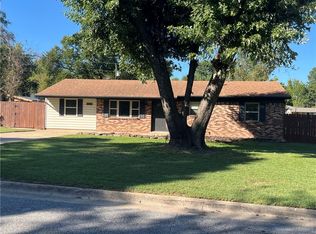 2300 Sycamore Pl, Springdale, AR 72762