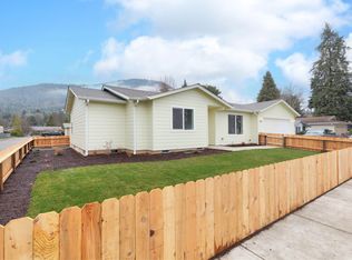 1637 Carnahan Dr, Grants Pass, OR 97527