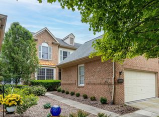 39757 Muirfield Ln, Northville, MI 48168