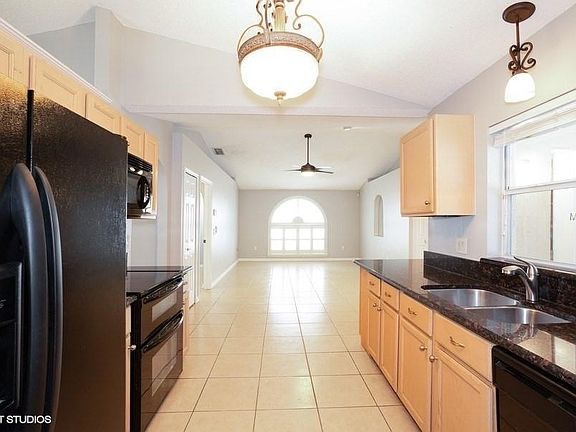 5th image of 14559 Greydale Cir