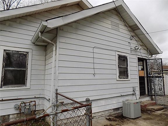 3rd image of 729 S Lynhurst Dr