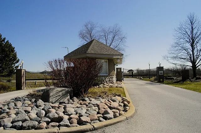 25232 S Chennault Ave photo 1