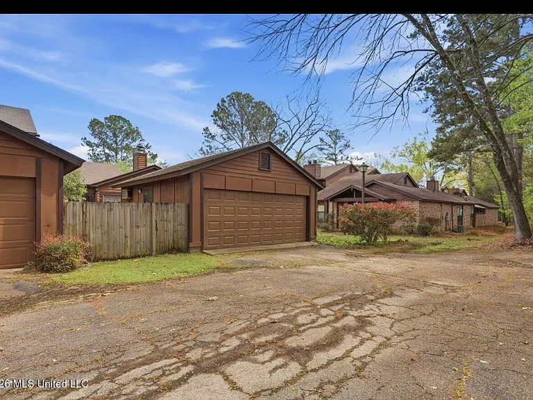 5 Shore Dr — Photo 32