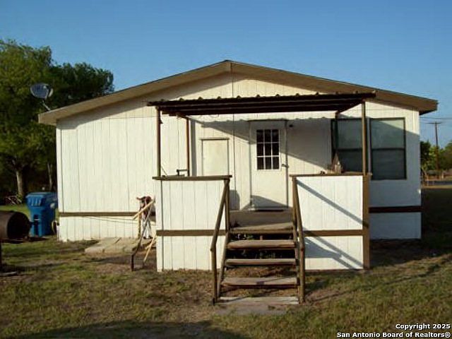 1st image of 1300 W Burleson St.