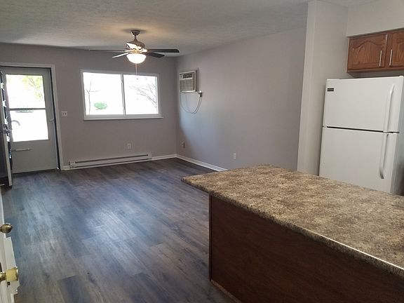 4th image of 967 Cambridge Dr #969