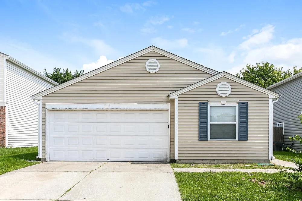 3 bed, 2.0 bath, 1220 sqft, $1,645 — Photo 1