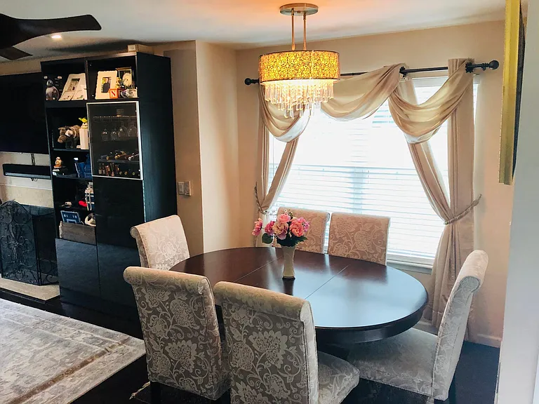 2501 Vroom Dr — Photo 4