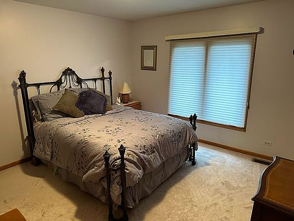 5th image of 148 Greenfield Dr