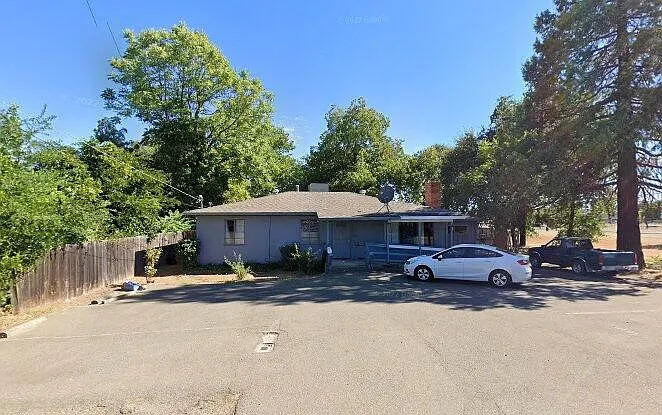 2341 Sacramento Dr — Photo 2