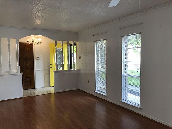 5th image of 703 Dianne Dr