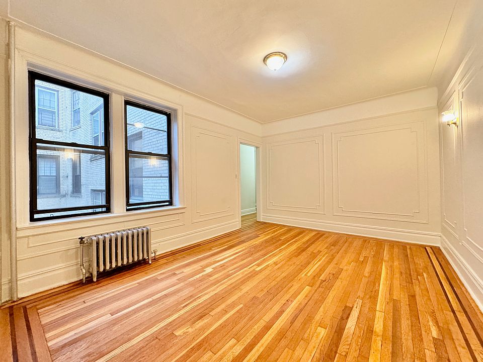 1st image of 3056 30th St APT 3B