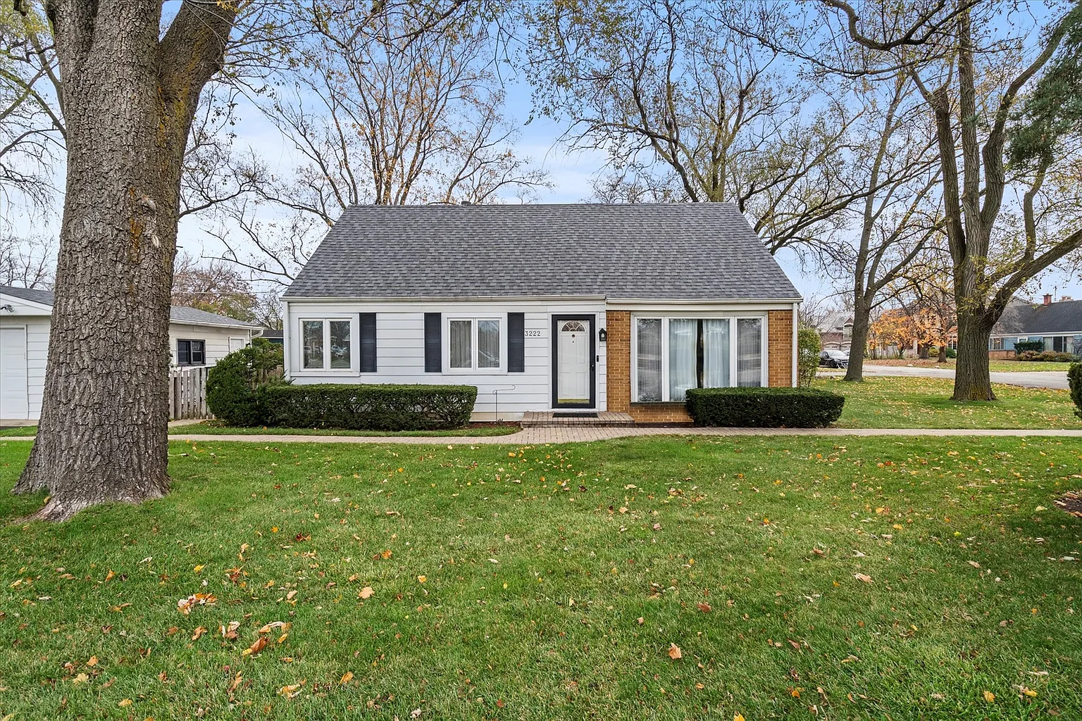 3222 Crestwood Ln photo 1