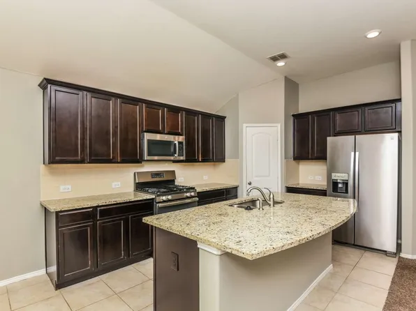 617 Saguaro Dr, Haslet, TX 76052